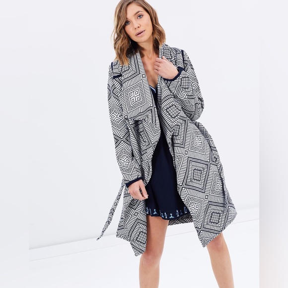 Tigerlily Jackets & Blazers - 💖 Tigerlily Dritan Coat with tie belt 💖